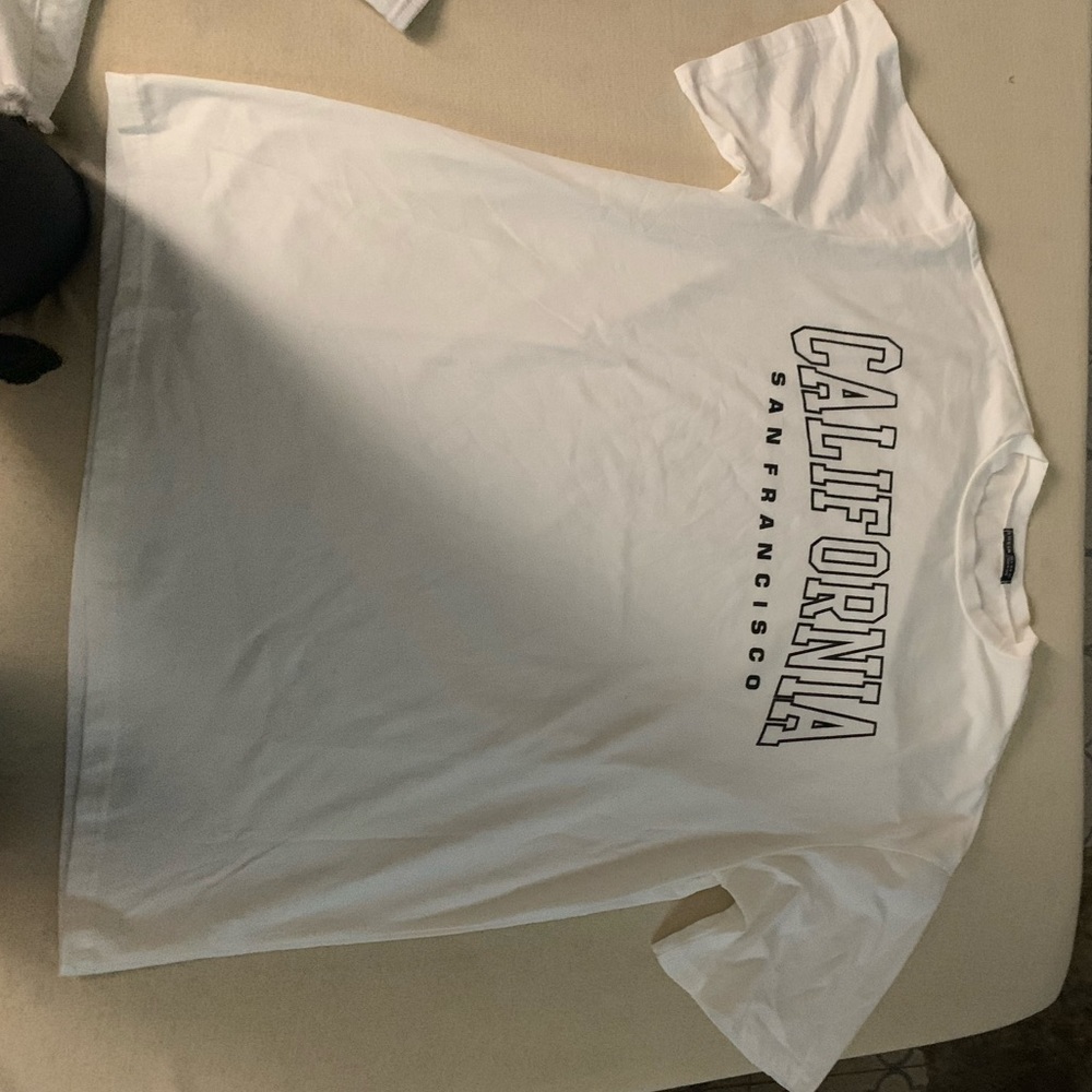 [SHEIN] White OVER SIZED T-Shirt. [BRAND NEW, NEVER WORN]